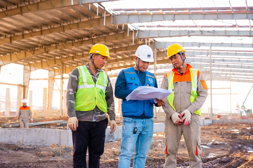 Thi công lắp dựng