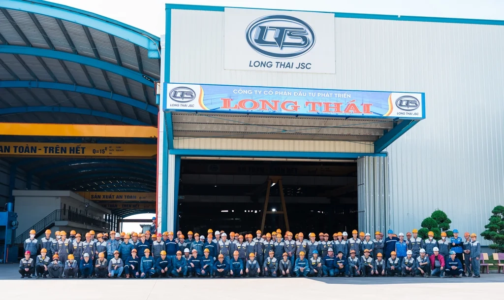 Tập thể nhân sự Long Thái Steel